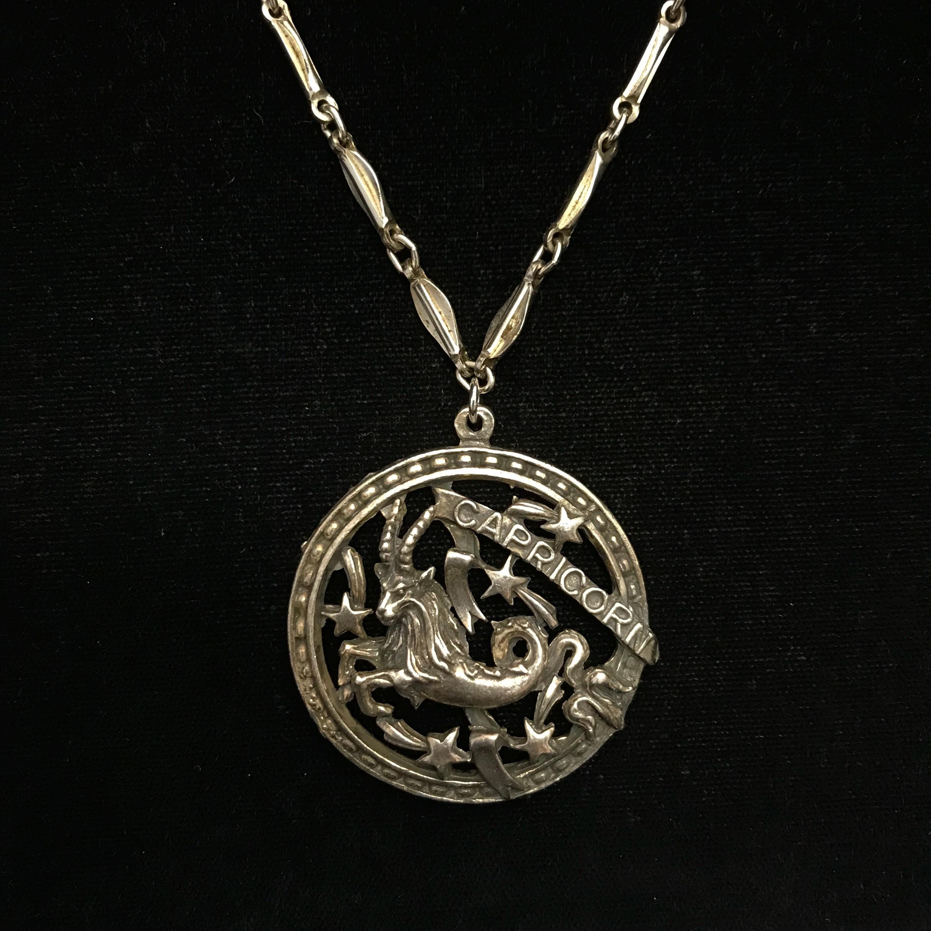 Collier Vintage Capricorne étoile – Style Japonais – Argenté – Neuf Sans Emballage