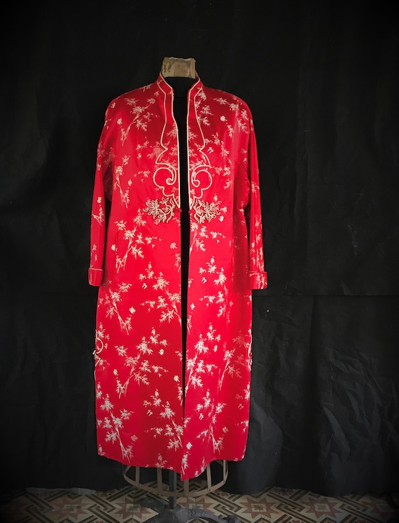 50's vintage embroidered heavy Chinese satin robe… - image 2