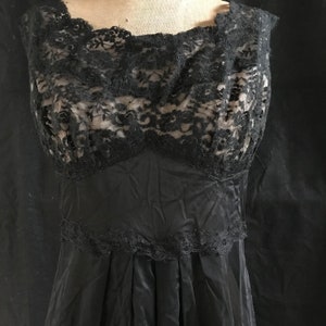 1950s Vanity Fair Black Lace Nylon Slip - Size 40