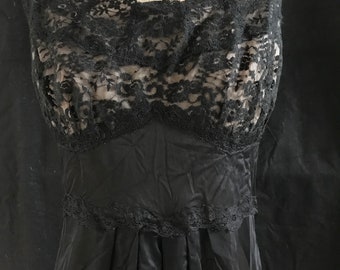 1950s Vanity Fair Black Lace Nylon Slip - Size 40