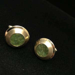 Vintage jade, gold cuff links//vintage real jade; serpentine cuff links//vintage jade and gold cocktail cuff links
