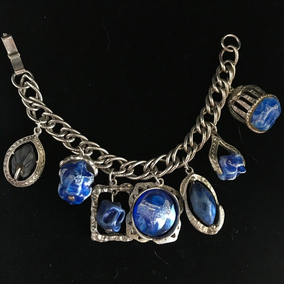 Vintage cocktail charm bracelet//faux lapis charm
