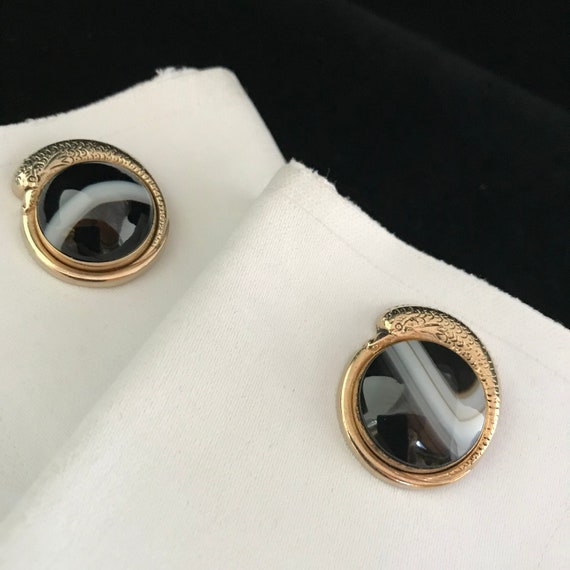 Gold with black & white agate dolphin cuff links/… - image 2