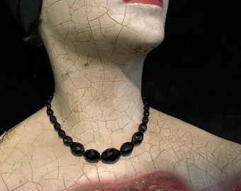 Mourning necklace c.1950, French jet choker