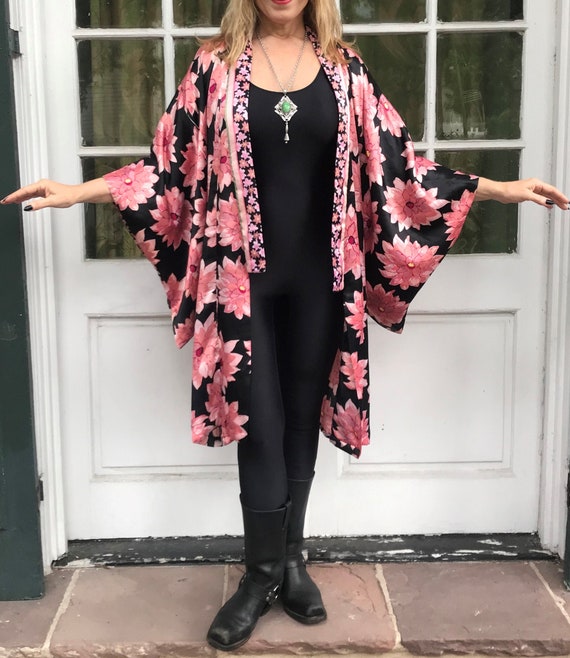 Vintage c.1990 Victoria's Secret kimono//pink flow