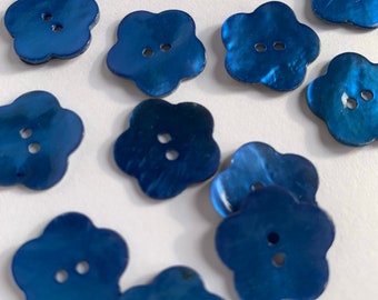 Perlmutknopf Blumenform blau (17,5mm)