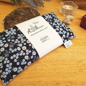 Yoga eye pillow (daisy blue) with lavender or pine shavings, rapeseed or linseed