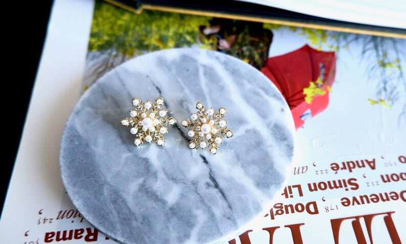 Crystal Earrings Cute Earrings Jewelry Gift Minimalist Jewelry Gold Snowflakes Stud Earrings Statement Earrings Gifts for Her