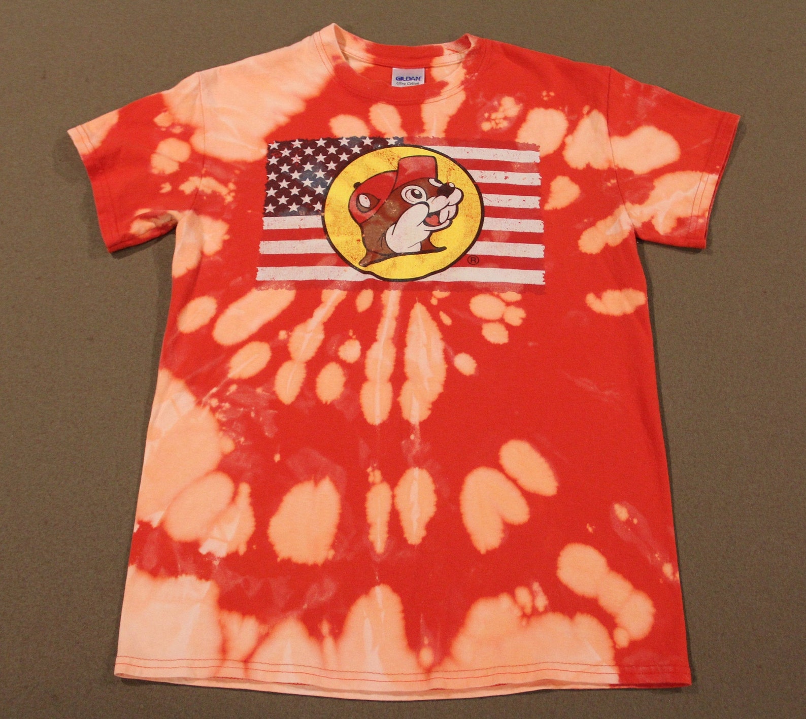 buc ee's tie dye sweatshirt
