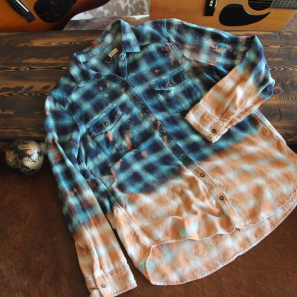 junior size large Fade out Flannel shirt, blue and white. Tie dye.