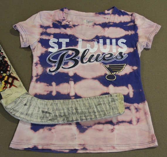 Women's Small St Louis Blues V Neck Tie Dye T-shirt -  Israel