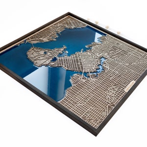 Mapa grande enmarcado / Madera y epoxi