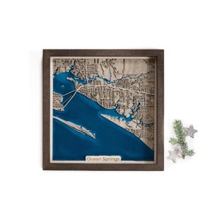 Carte en bois d'Ocean Springs | Carte personnalisée | Bois et résine époxy