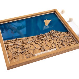 Mapa de Platanias / Madera y epoxi