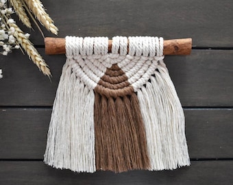 Small macrame accessory, Cinnamon stick macrame Wall hanging, Small handmade piece, half moon macrame