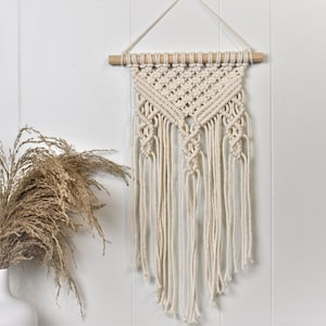 Macrame Wall hanging KIT for Beginners, Pictured Pattern & material, Knots guide, DIY Macrame Project, PDF Tutorial Macrame wall hanging
