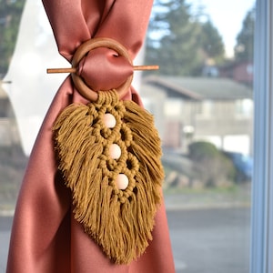 Macrame Curtain Tiebacks, Set of 2 Curtain Holdbacks, Window Treatment, Wood bead curtain tiebacks, Leaf Curtain Tieback, Handmade