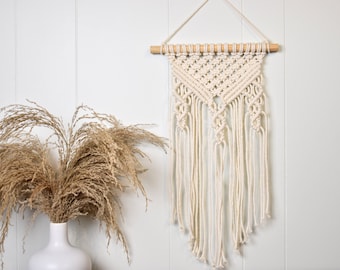 Macrame PATTERN - Written PDF and Knot Guide - diy macrame wall hanging - digital download how to tutorial - Beginners