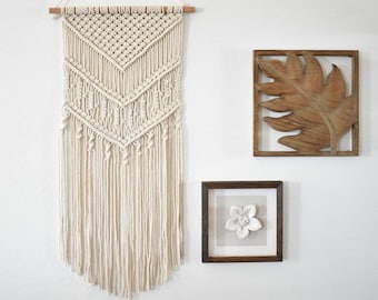 Macrame Wall Hanging , White Medium Macrame Wall hanging , Macrame tapestry , Bohemian Home , Handmade , Gift