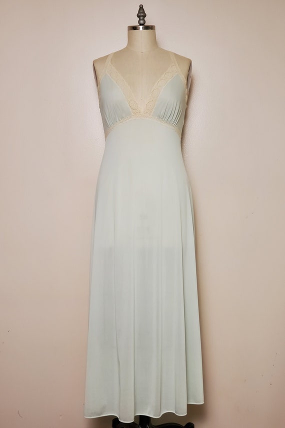 1970-1980's Vanity Fair Nightgown || Pastel Sea-fo