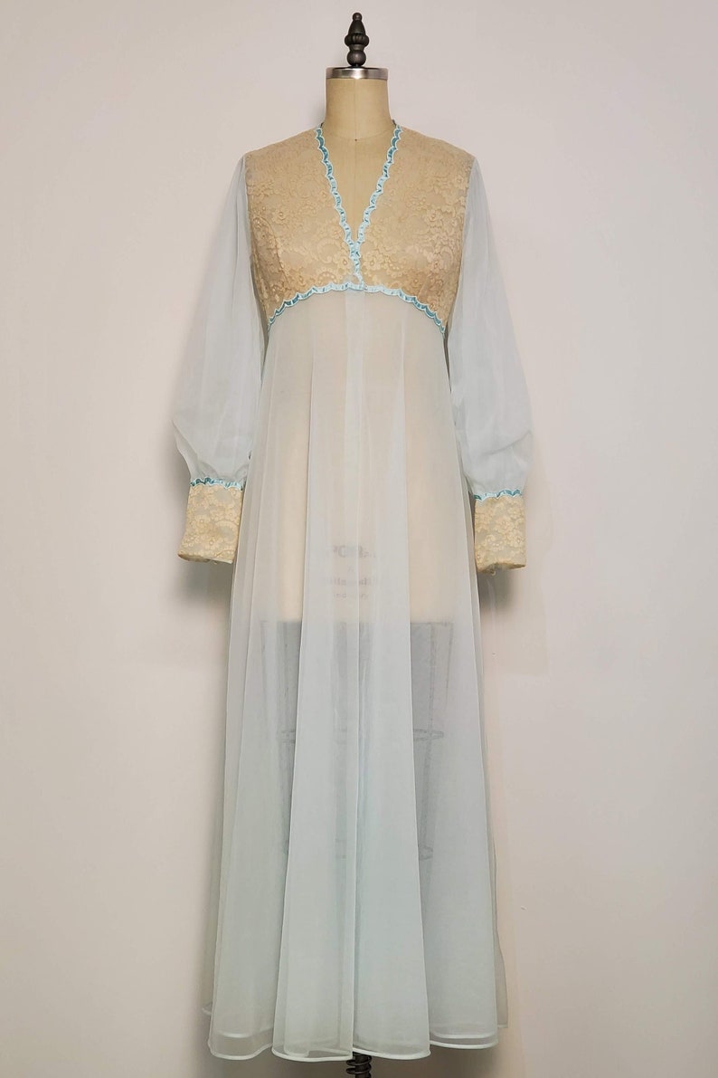 1970's Shadowline || Nylon Pegnoir Robe || Size: Small image 1