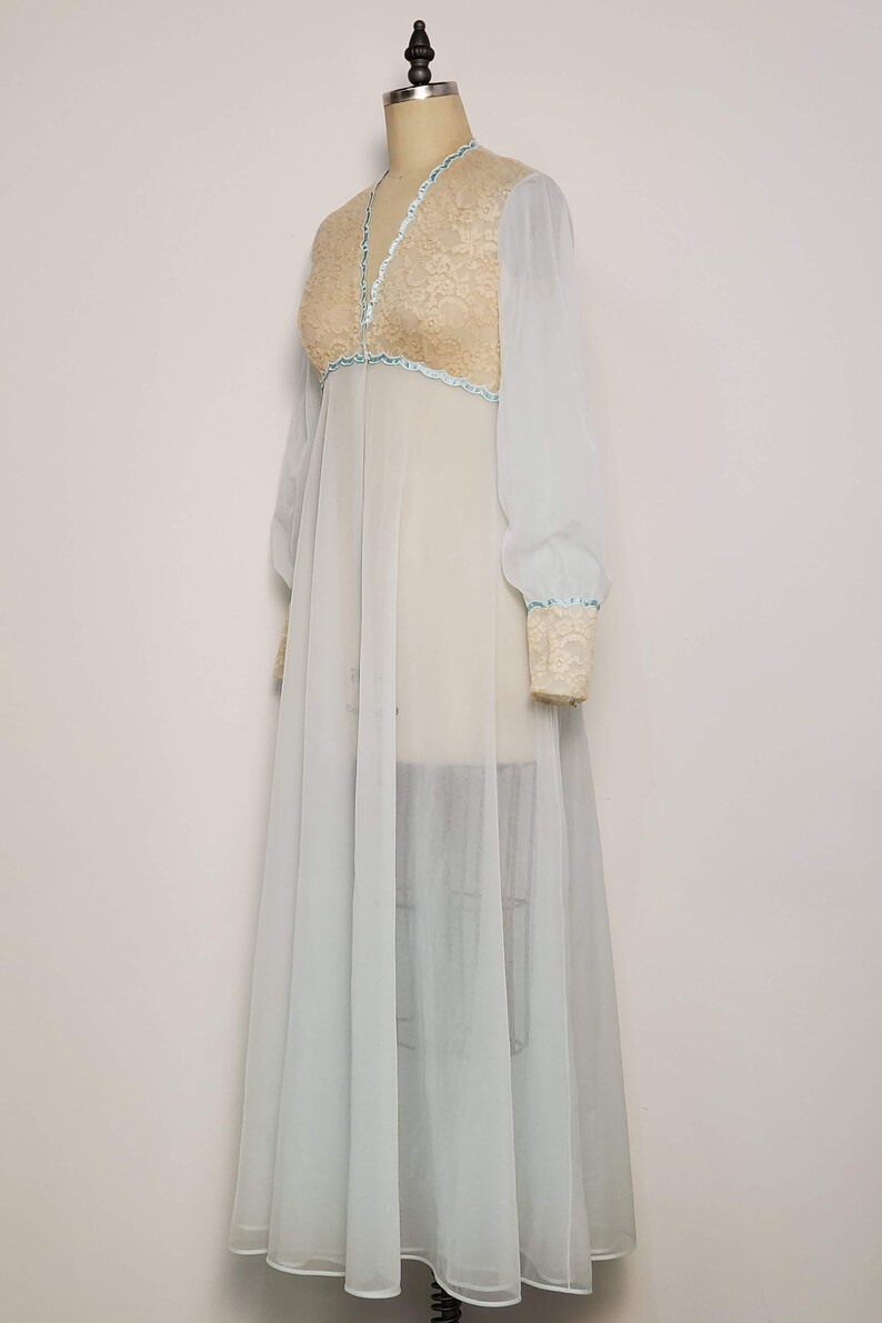 1970's Shadowline || Nylon Pegnoir Robe || Size: Small image 2