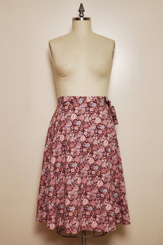 1970's Classic Wrap Skirt || Floral Print || Cotto