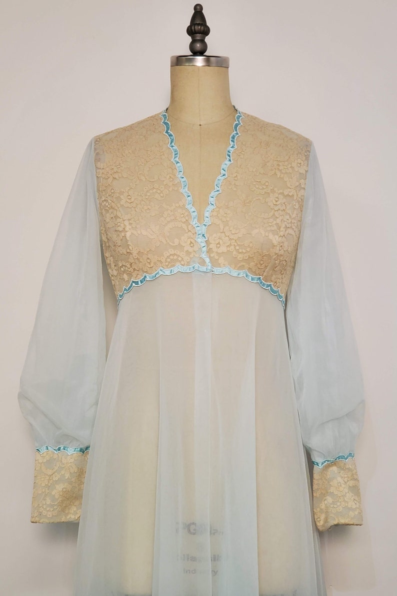 1970's Shadowline || Nylon Pegnoir Robe || Size: Small image 5
