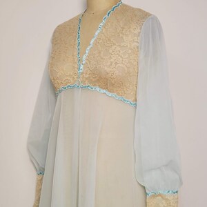 1970's Shadowline || Nylon Pegnoir Robe || Size: Small image 6