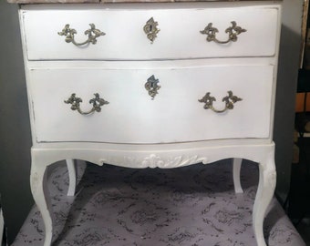 Kleine Kommode, Marmorplatte