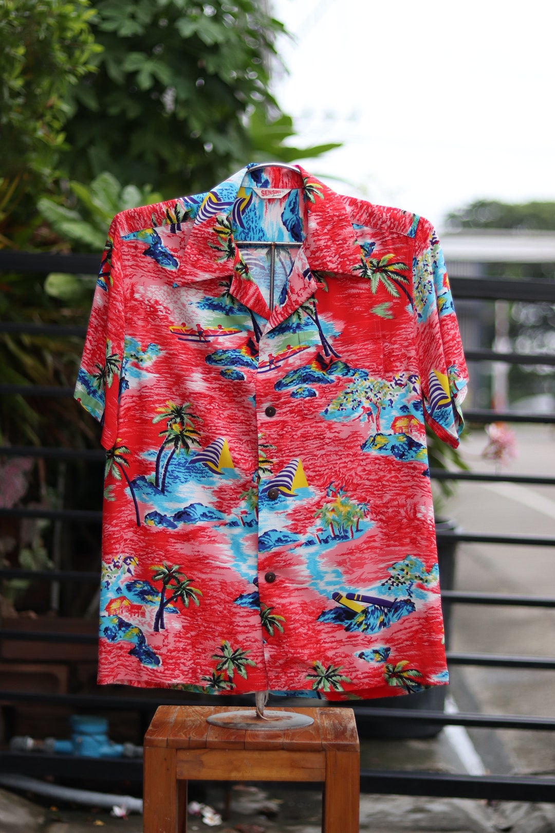 レッドバレンティノ ラッフルトリム シャツ 38 Red Hawaiian Shirt: True Romance Tropical Print Rayon Shirt - Etsy