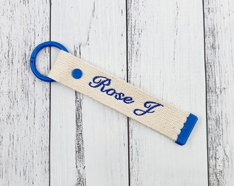 Etiqueta de nombre bordada básica