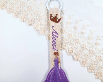 Etiqueta de nombre de Purple Princess Embroidery