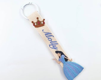 Etiqueta de nombre de bordado de princesa azul claro