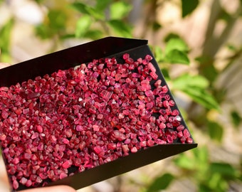 100 stuks Birmaanse rode spinel ruwe edelsteen | Natuurlijke zeldzame onbewerkte edelstenen 2-3,5 MM | Superieure rode en roze kleur, onbehandelde natuurlijke ruwe spinel