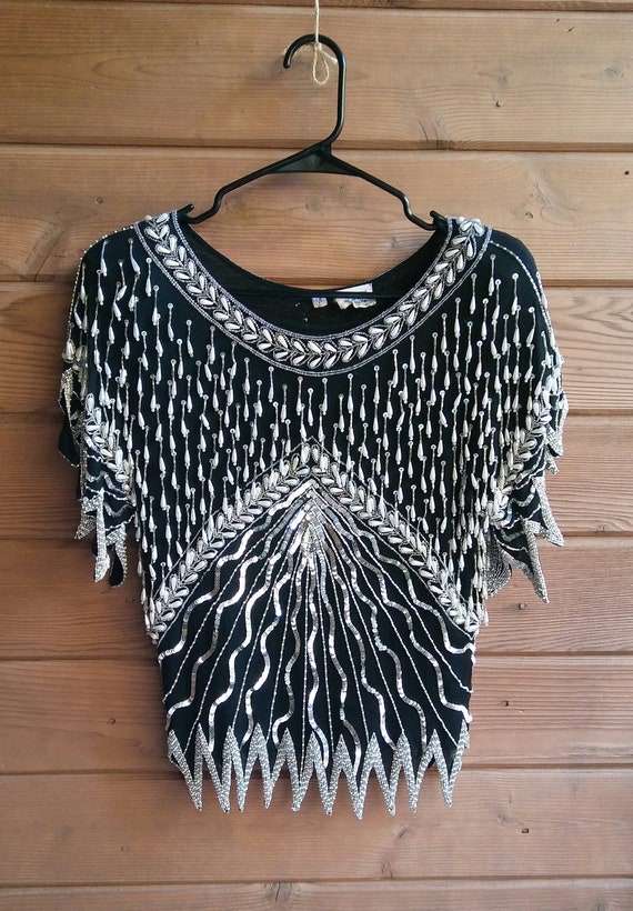 Vtg 1980s Black and Silver Pearl Drop Trophy Top X