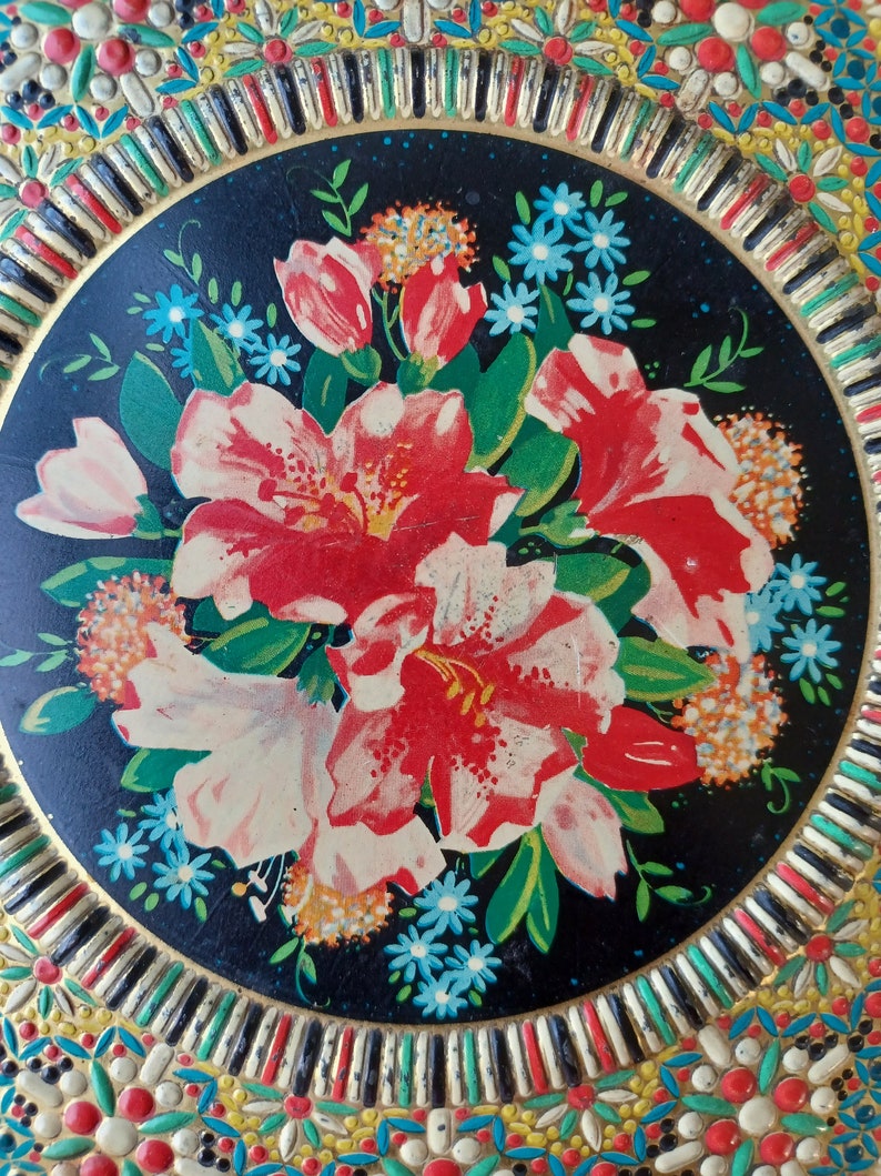 Vtg Mid-Century Gypsy Floral Biscuit Tin, Made in Holland image 6