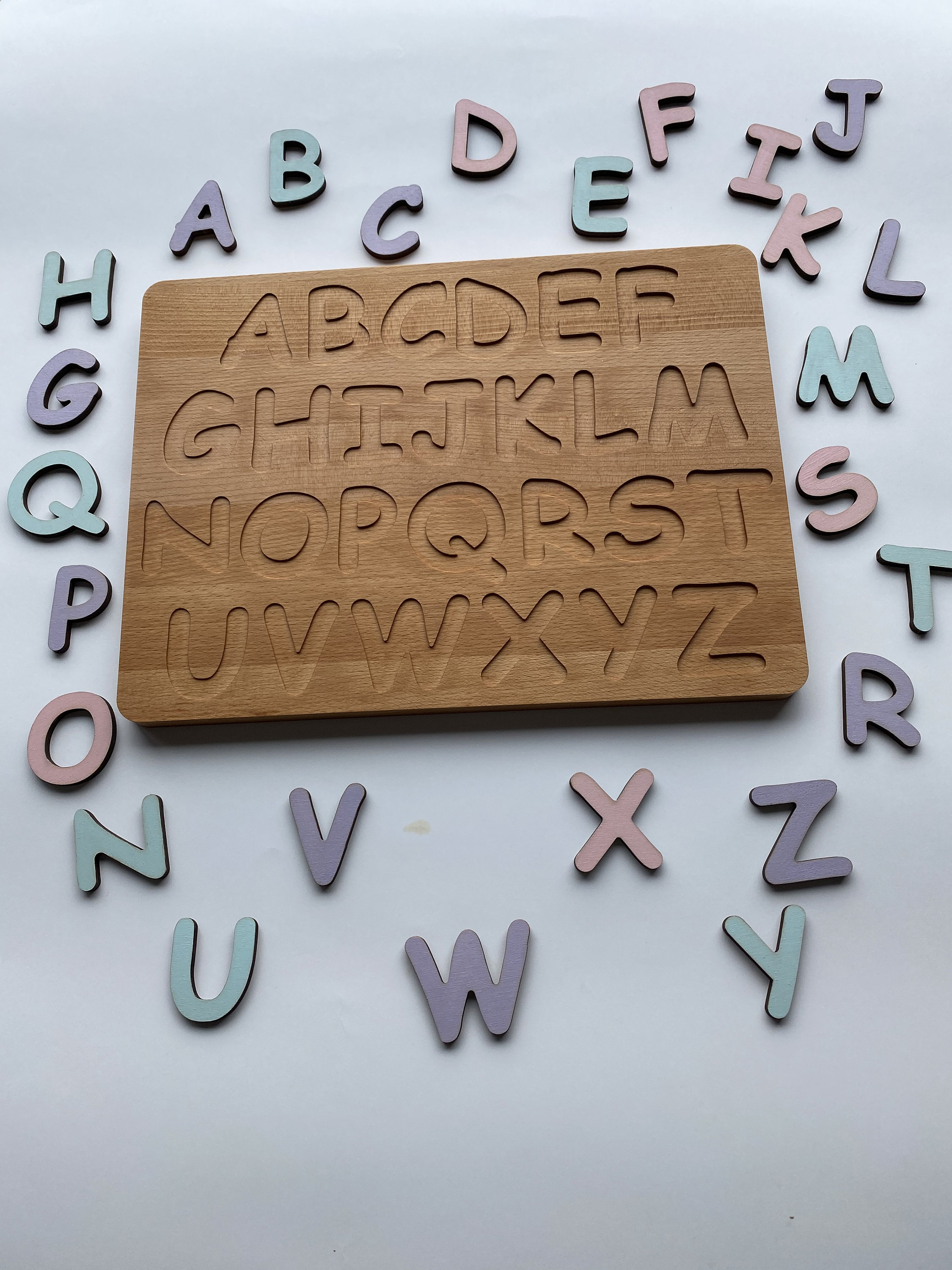 Kleines Bild Auf Holz Oder Porzellan Acht Buchstaben Holz Alphabet Puzzle Buchstaben ABC Puzzle Montessori 2 Jahre altes