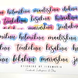 Kuukausitarrat värillisellä taustalla, vesiväri kuukaudet