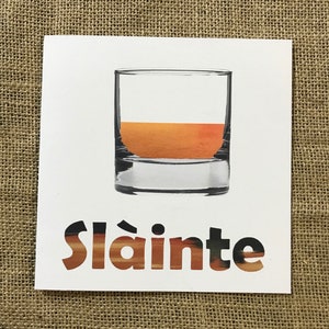 Célébration de voeux Slàinte Whisky Square Card Hogmanay joyeux nouvel an