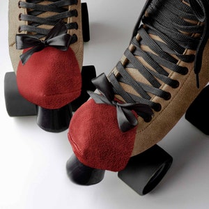 Süße Rollschuh-Zehenschützer, Kappen mit Schleife, süße Rollschuh-Accessoires, Zehenschutzkappen in der Farbe Schwarz