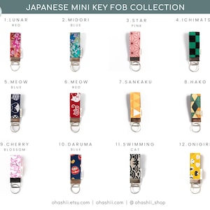 Unik tygnyckelring | Japansk nyckelring för armband | Anime-nyckelring | Japansk present till animeälskare | Söt födelsedagspresent till alla hjärtans dag bild 2