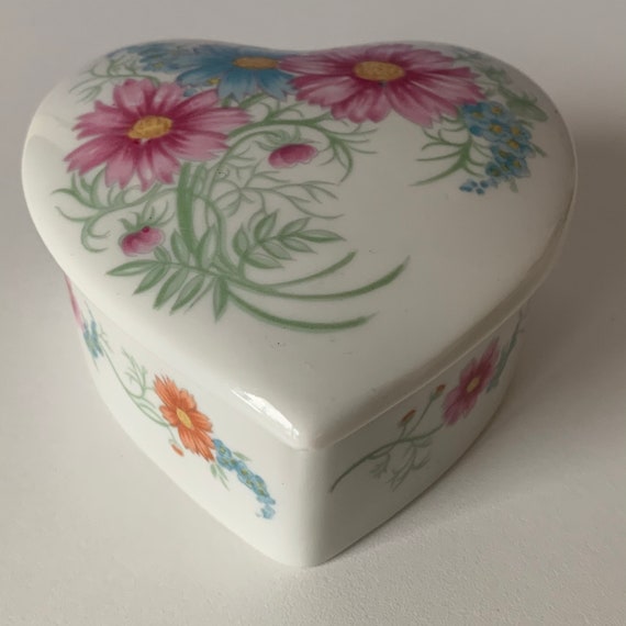 HEART BOX, Elizabeth Arden Made in Japan Floral C… - image 2