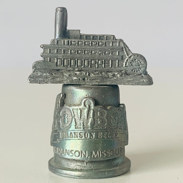 BRANSON COLLECTABLE THIMBLE, Silver Tone Metal Finish Souvenir Thimble, Branson Mississippi Souvenir Thimble, Thimble Collection