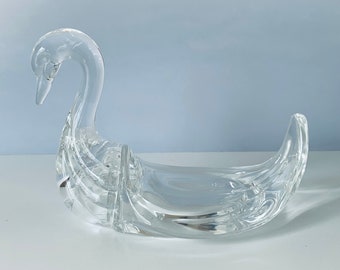 SWAN TOWEL HOLDER, Clear Lucite Swan Shaped Towel Washcloth Holder, Bathroom Towel Stand, Vintage Plastic Lucite Swan Towel Holder Soap Dish