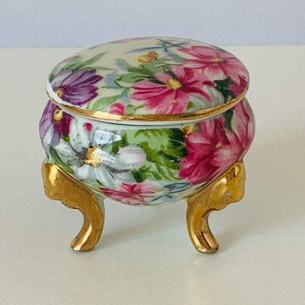 ELEGANT RING BOX, Porcelain Footed Ring Holder Trinket Box, Small 1-1/2" Porcelain Gold Queen Footed Mini Box, Gold Floral Design Art