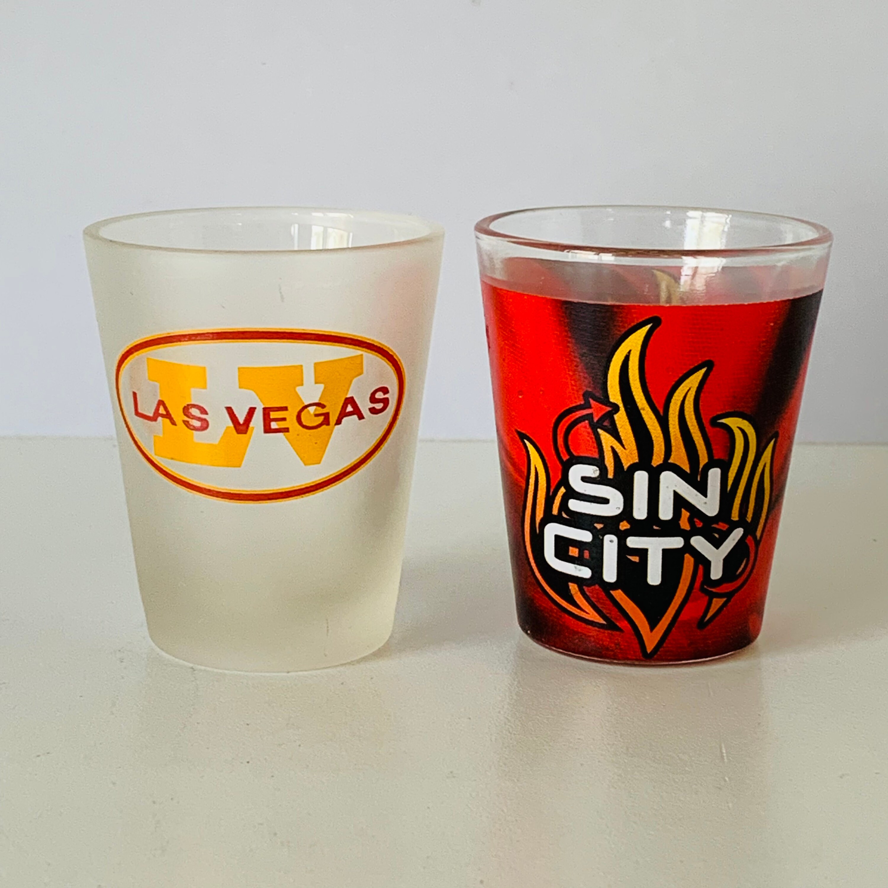 2 LAS VAEGAS SHOT Glasses 21/4 H Clear Glass Red and Etsy
