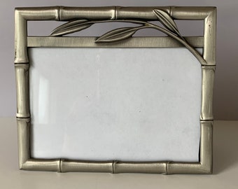 SILVER METAL Picture Frame, Eles L Silver Finish Metal Cut Out Bamboo and Leaves Frame, Holds 4" x 6" Picture, Silver Tone Metal Photo Frame