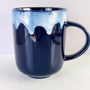 DRIP GLAZE MUG, Spectrum Designz Stoneware Ceramic Coffee Cup, 16&quot; Oz Mug, Cobalt Blue Glaze with White Drip Trim Edges, 4-1/2&quot; Tall