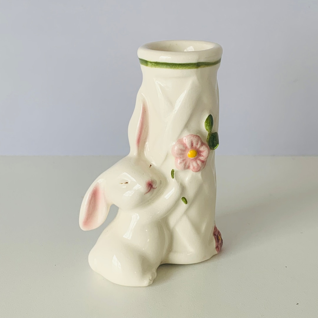 EASTER BUNNY VASE, Avon 3.5 T Easter Bunny Rabbit Ceramic Vase, Bunny